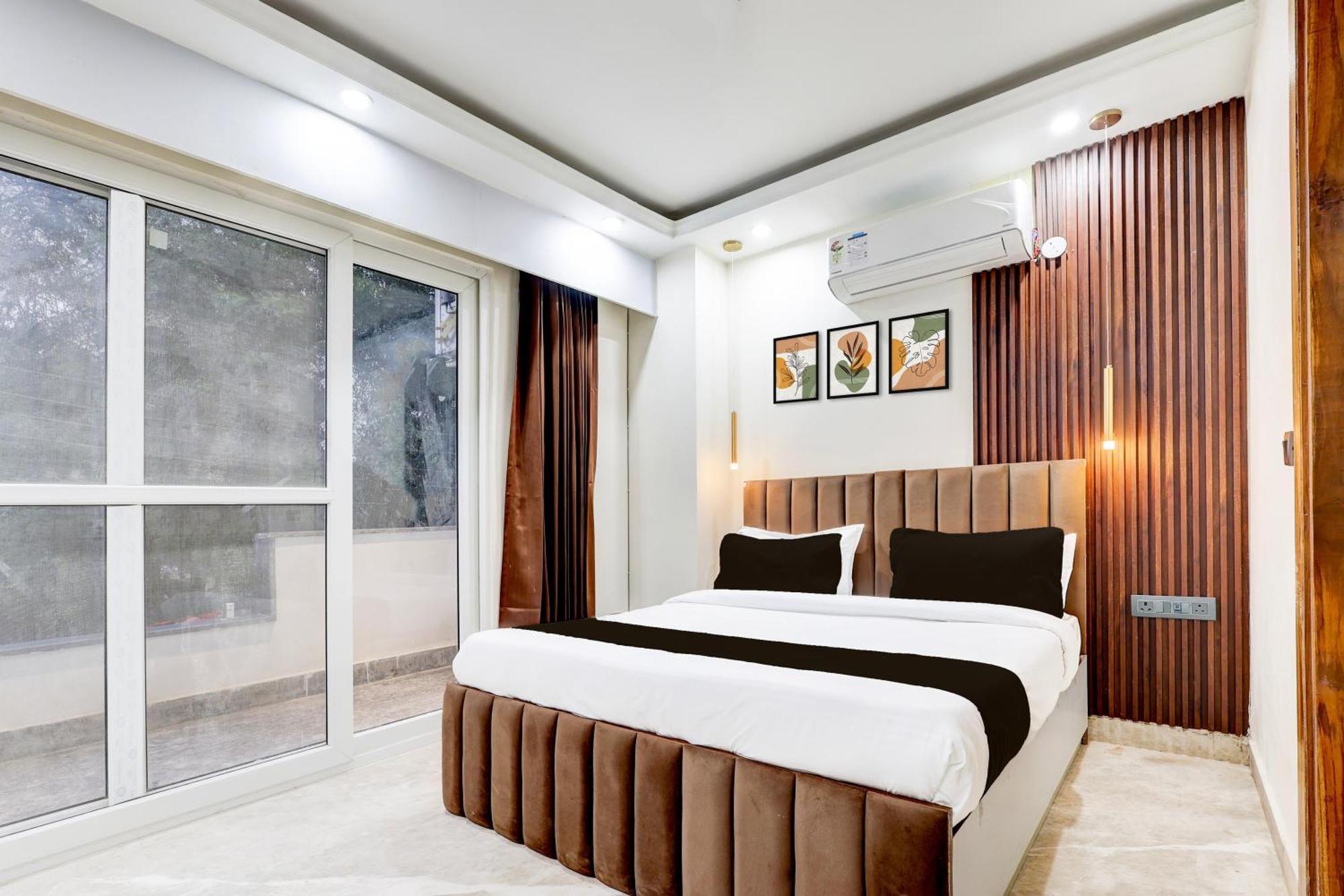 Super Hotel O Sector 43 Ґурґаон Екстер'єр фото