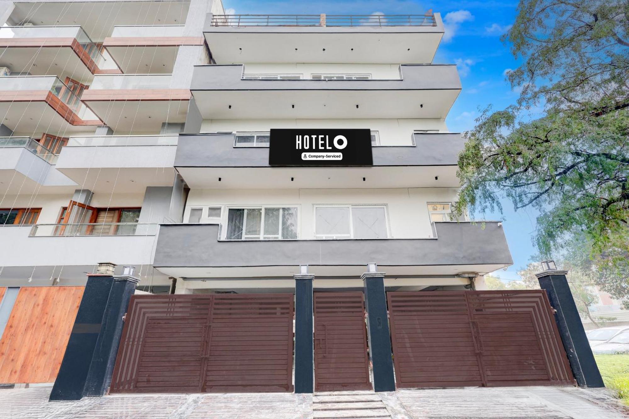 Super Hotel O Sector 43 Ґурґаон Екстер'єр фото
