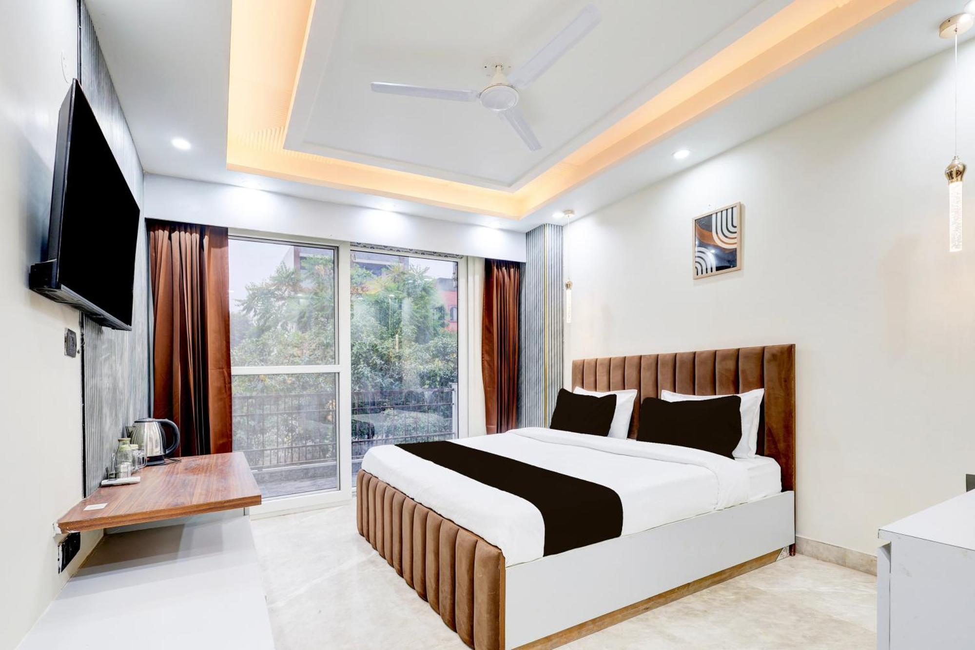 Super Hotel O Sector 43 Ґурґаон Екстер'єр фото