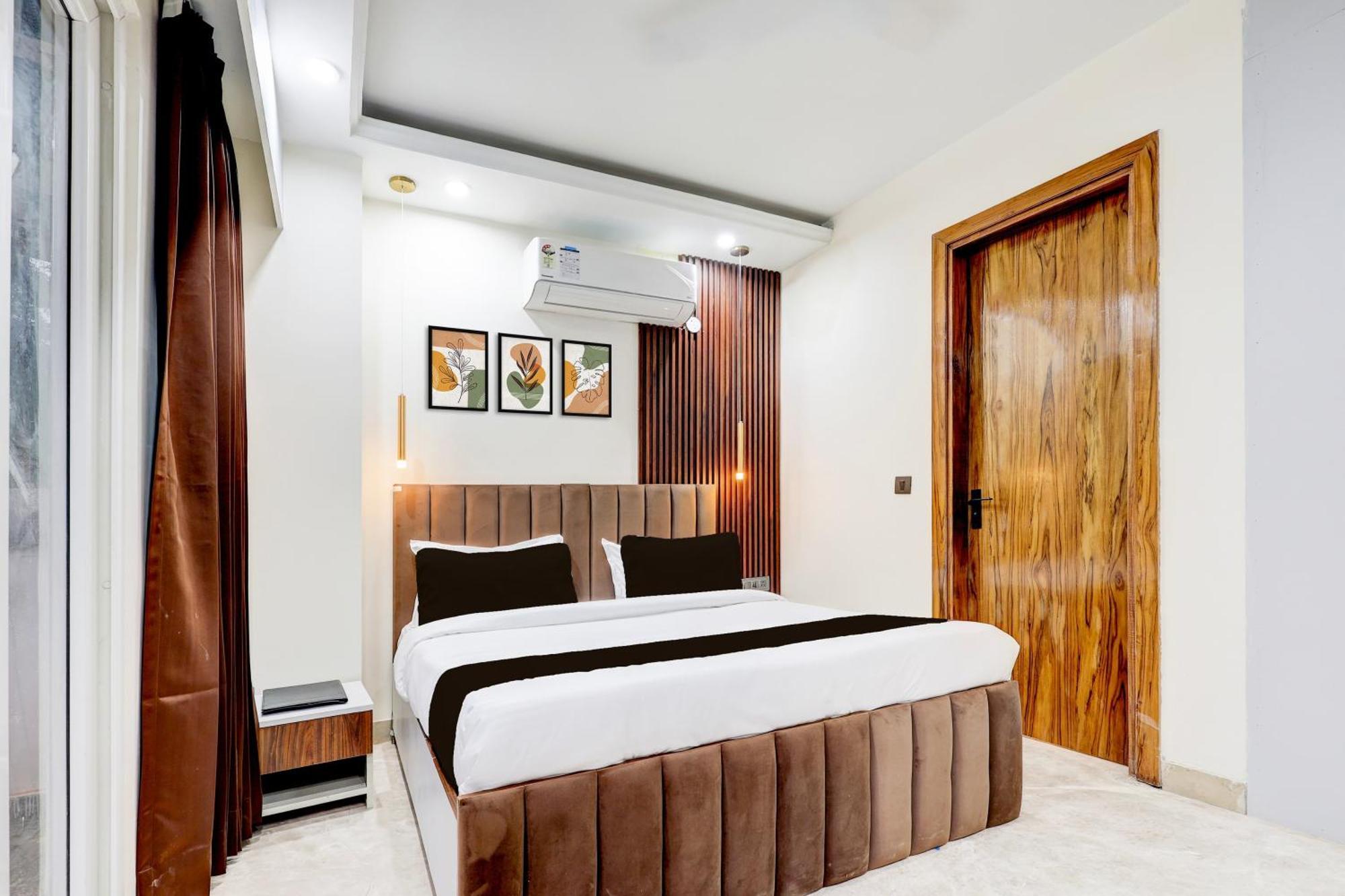 Super Hotel O Sector 43 Ґурґаон Екстер'єр фото