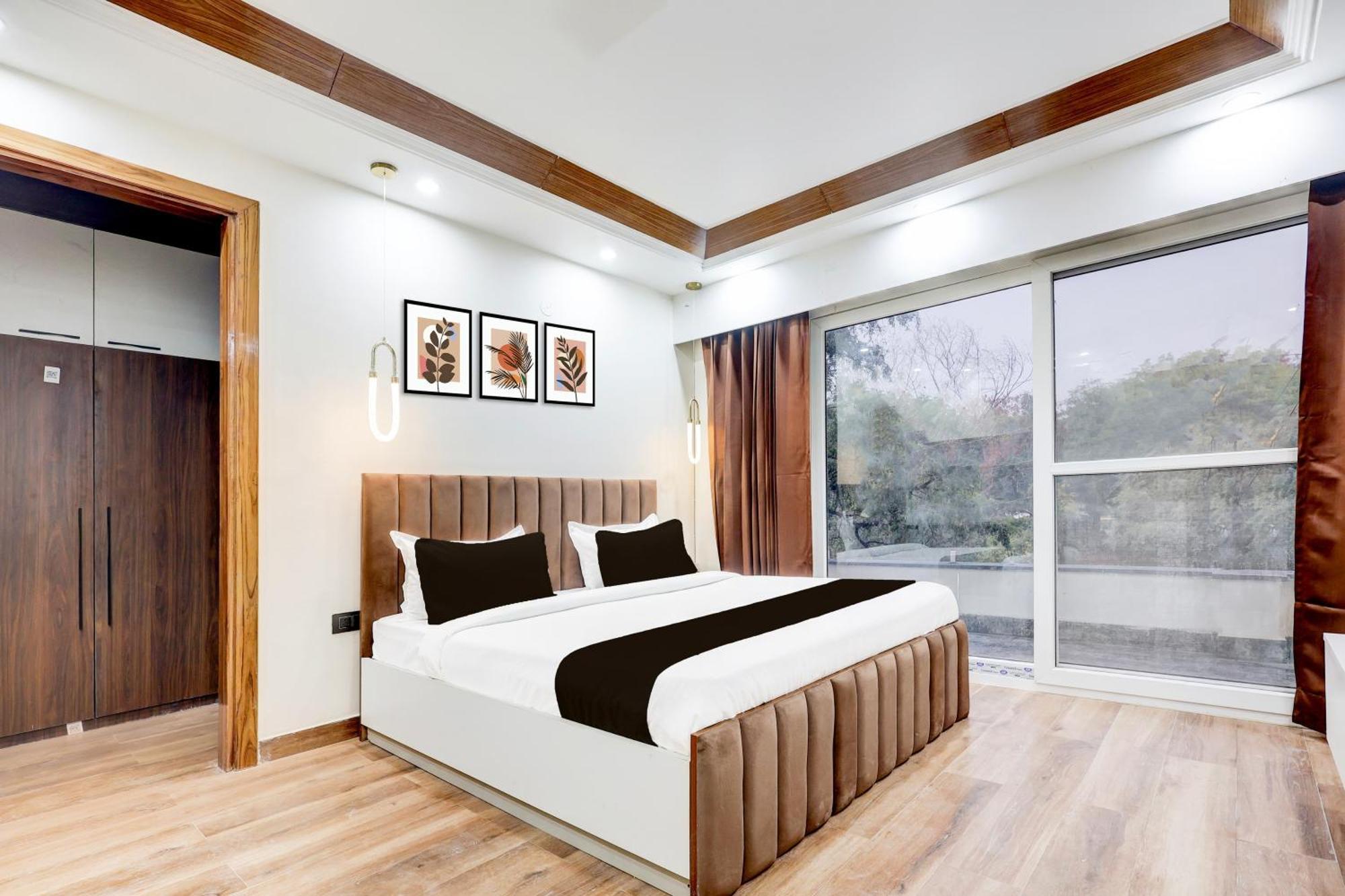 Super Hotel O Sector 43 Ґурґаон Екстер'єр фото